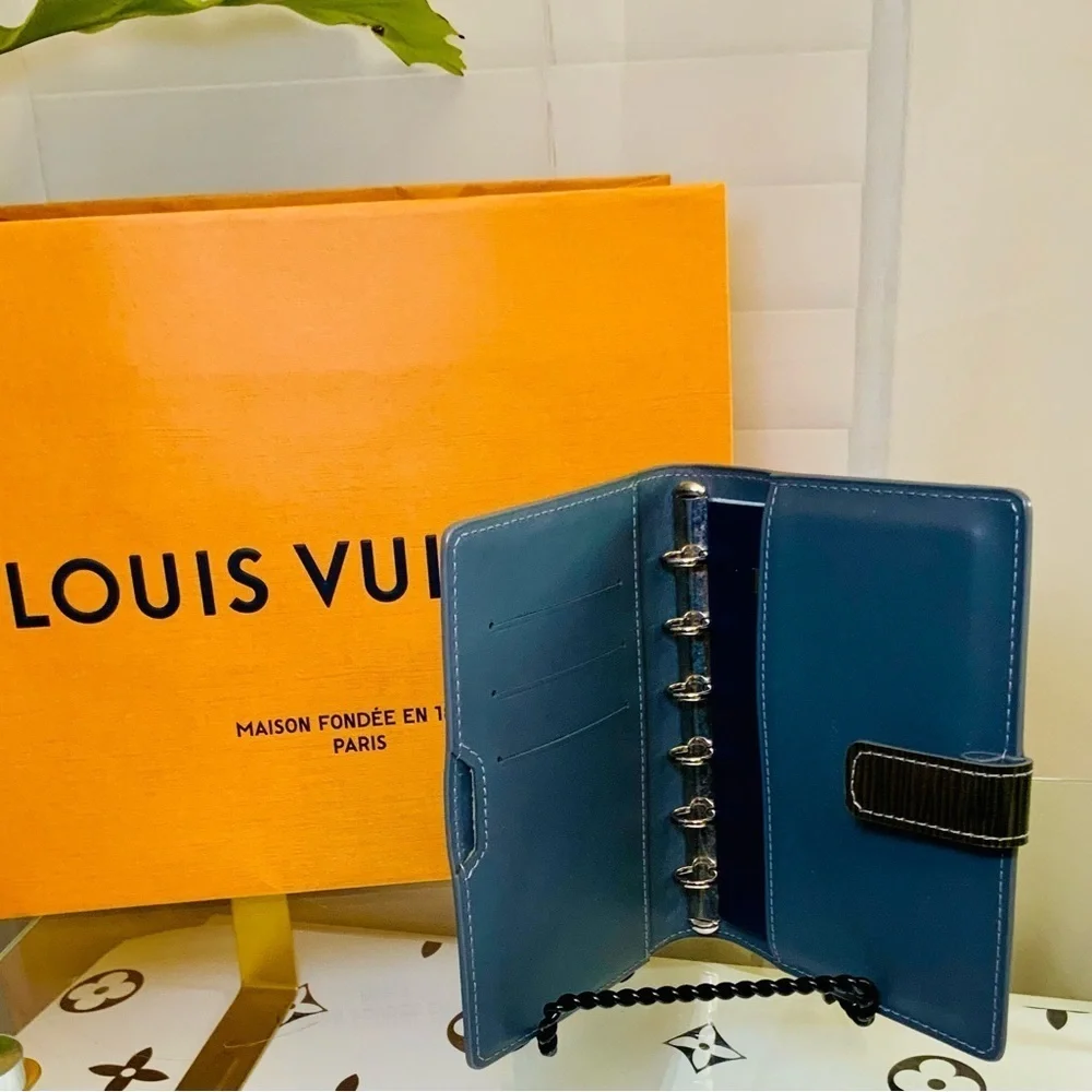 Louis Vuitton Authe EPI Leather with LV Box and Dust Bag